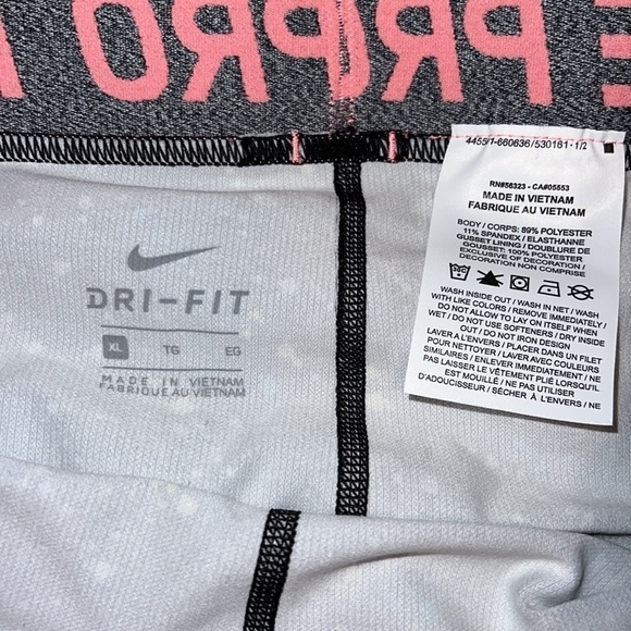 Stylish Nike Leggings - Picture 4 of 5